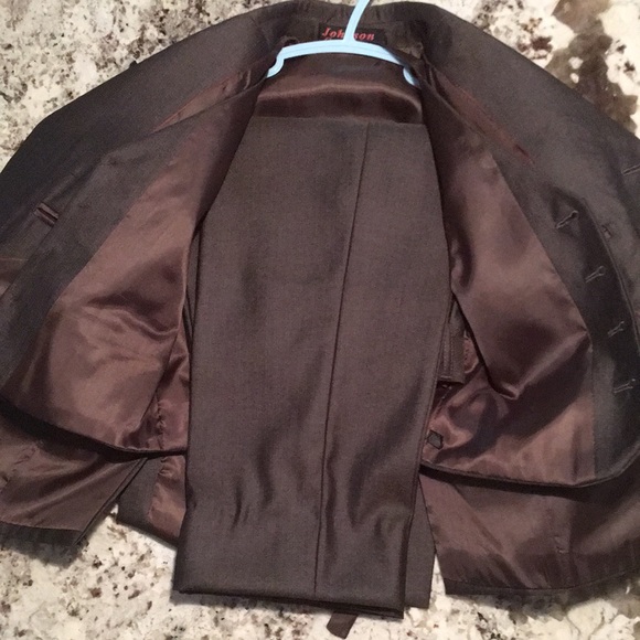 Three-piece suit for a young boy - Picture 3 of 3